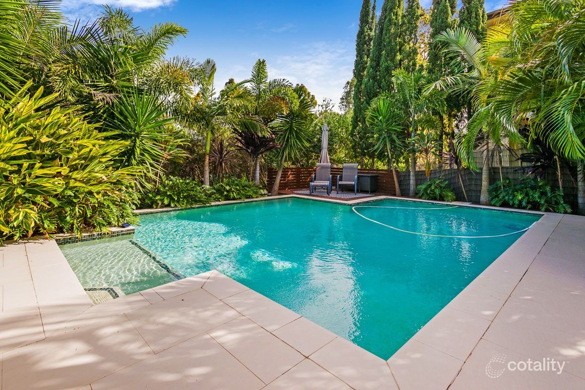 2 Port Peyra Cres, Varsity Lakes, QLD 4227