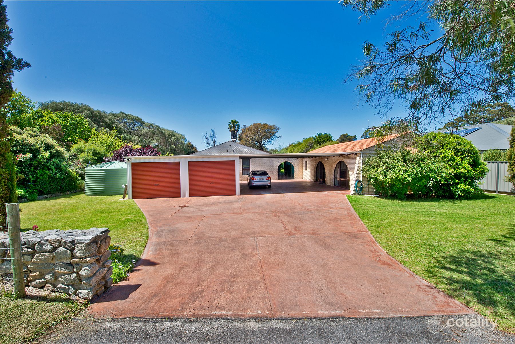 128 Bay View Dr, Little Grove, WA 6330