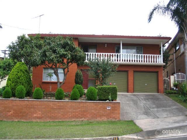 12 Lutana Pl, Coniston, NSW 2500