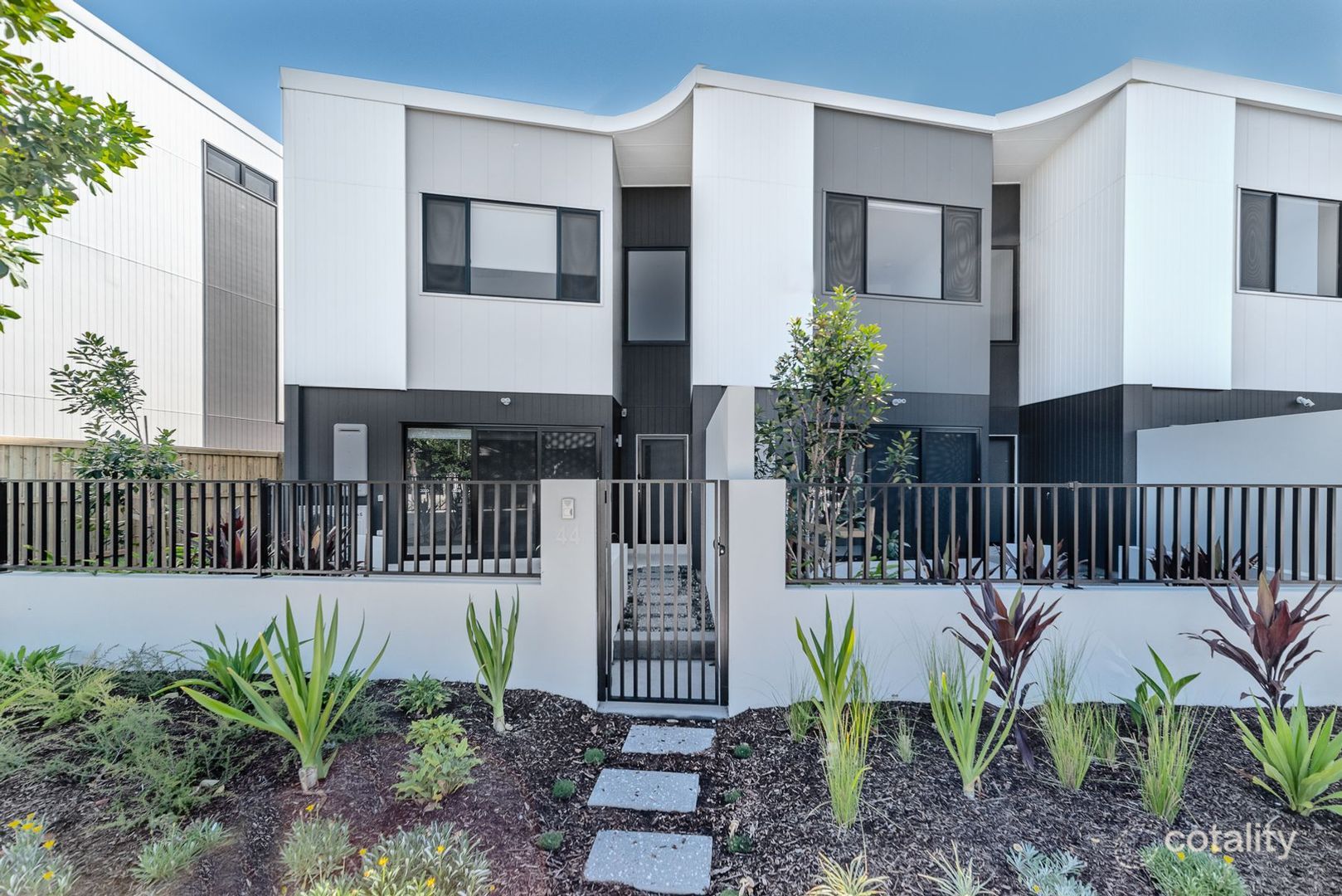 44 Promenade Cct, Hope Island, QLD 4212