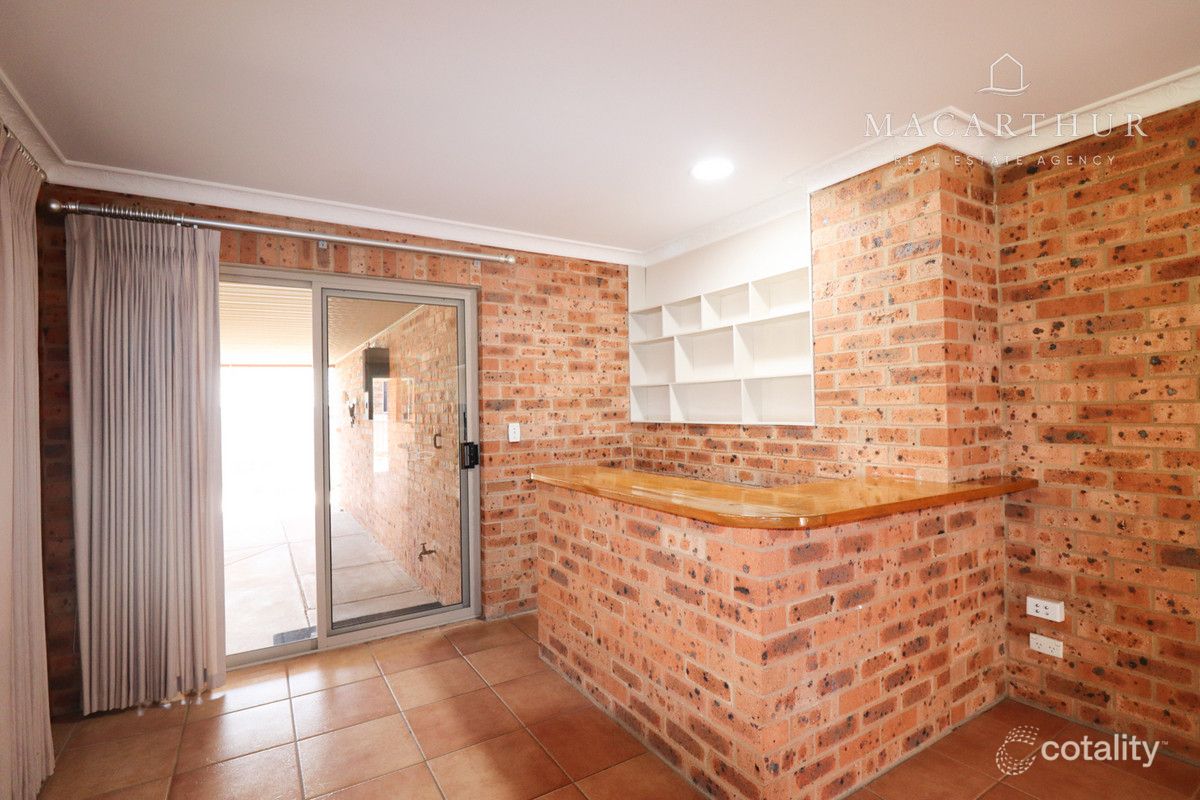 63 Simkin Cres, Kooringal, NSW 2650