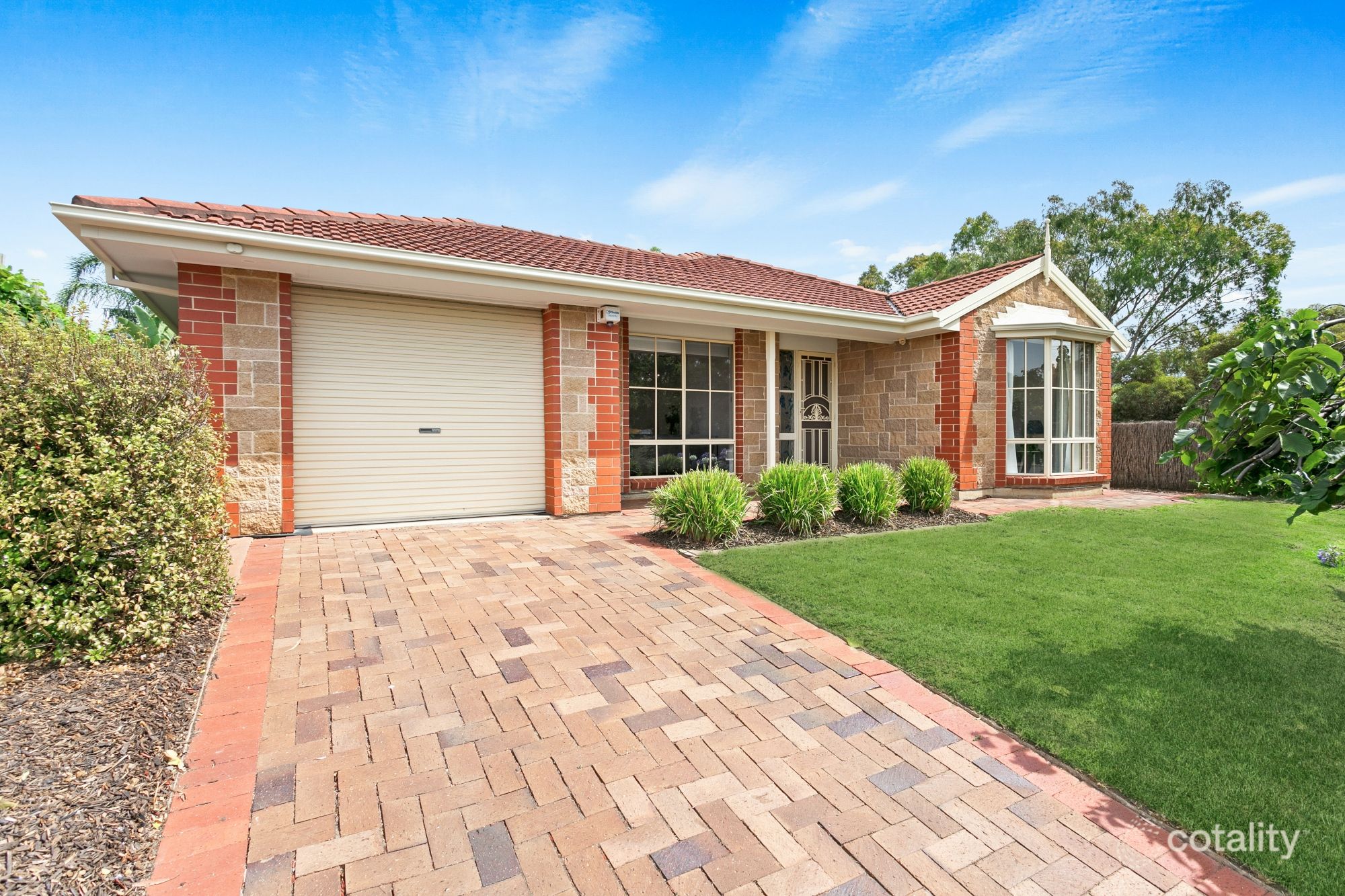 19 Holmeswood Ct, Onkaparinga Hills, SA 5163