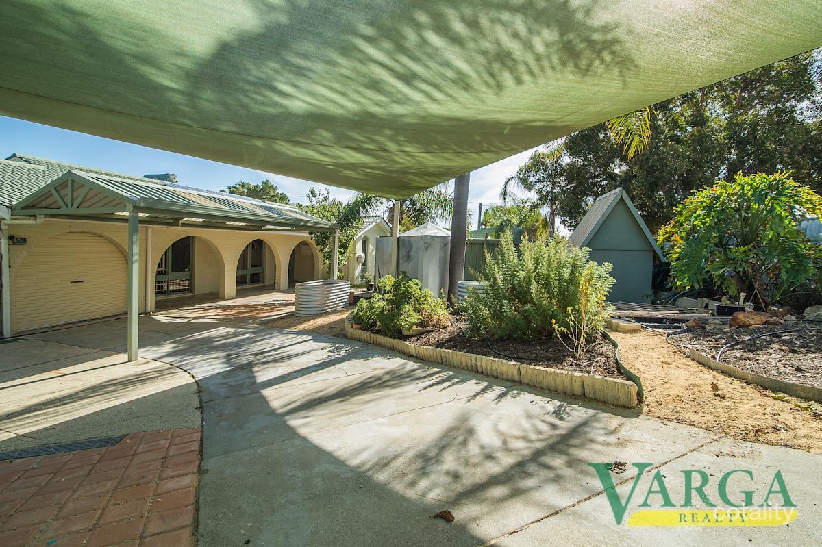 10 Blackburne Dr, Kelmscott, WA 6111