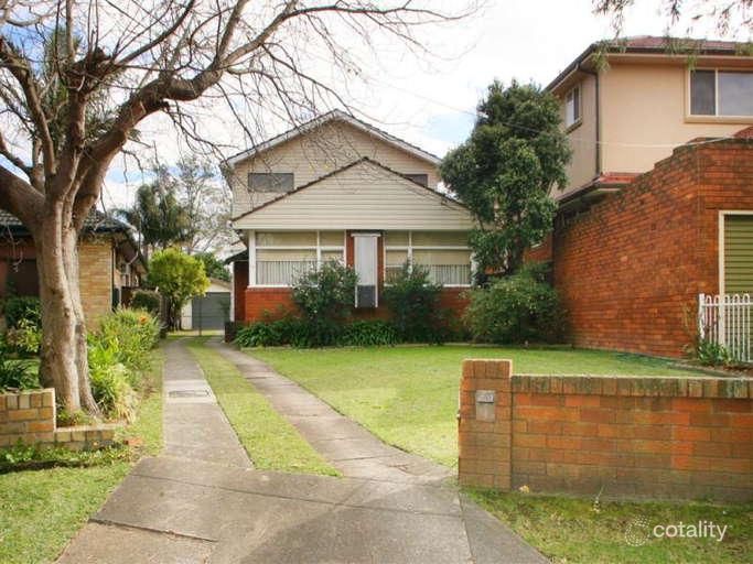 16 Morris Ave, Croydon Park, NSW 2133