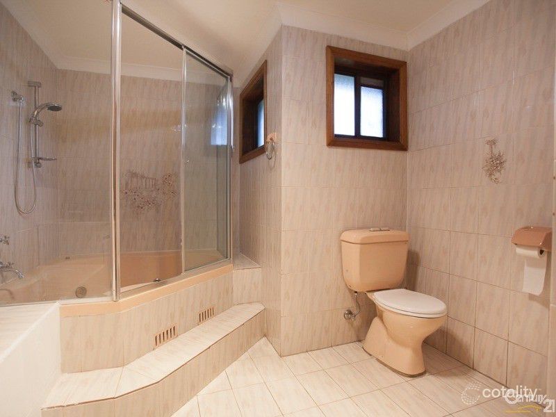 9 Pima Cl, Greenfield Park, NSW 2176