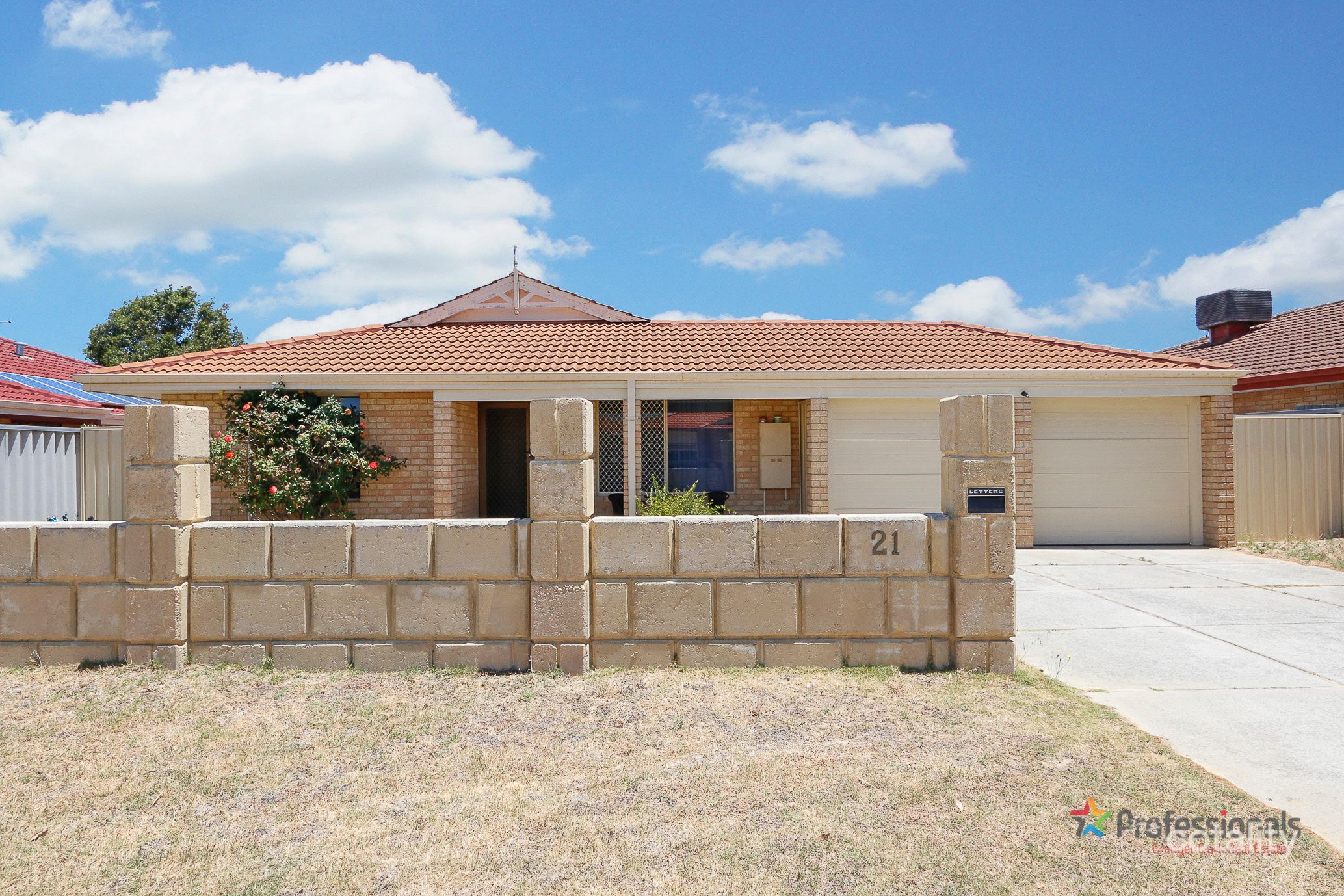 21 Bloodwood Dr, Marangaroo, WA 6064