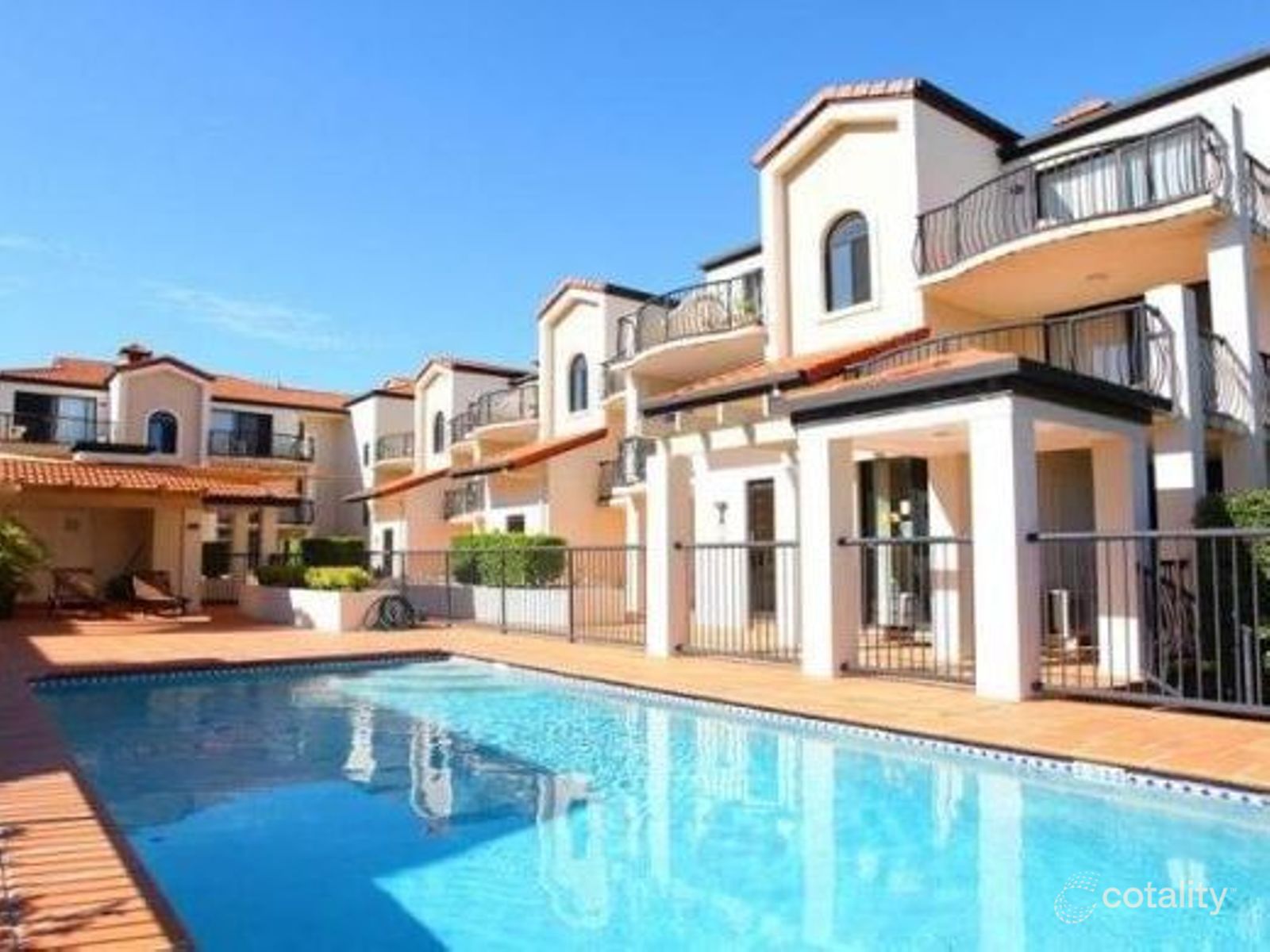 5/33-37 Lenneberg St, Southport, QLD 4215