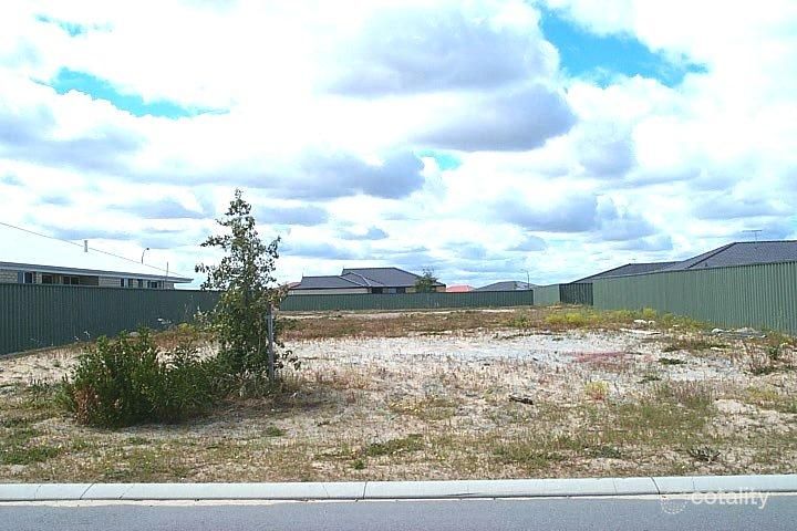 24 Chesapeake Pde, Port Kennedy, WA 6172