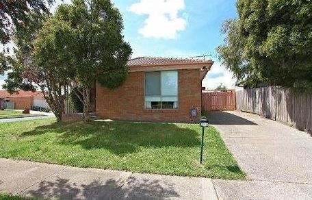 1/2 Filomena Ct, Cranbourne North, VIC 3977