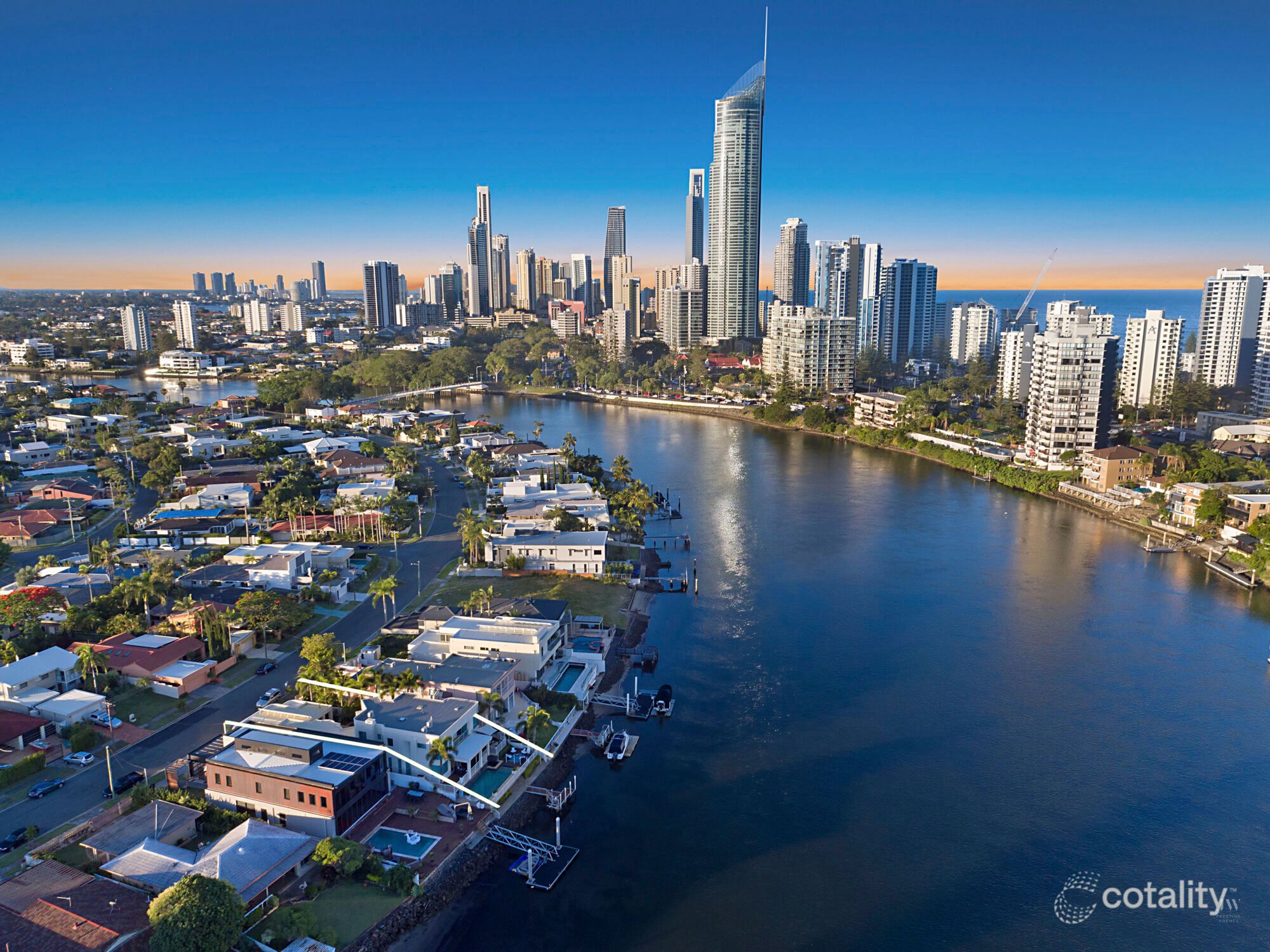 50 Amalfi Dr, Surfers Paradise, QLD 4217