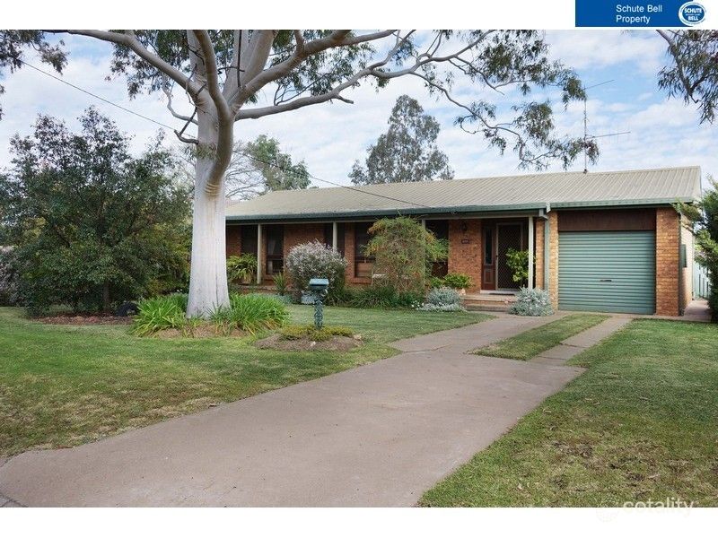 166 Dandaloo St, Narromine, NSW 2821