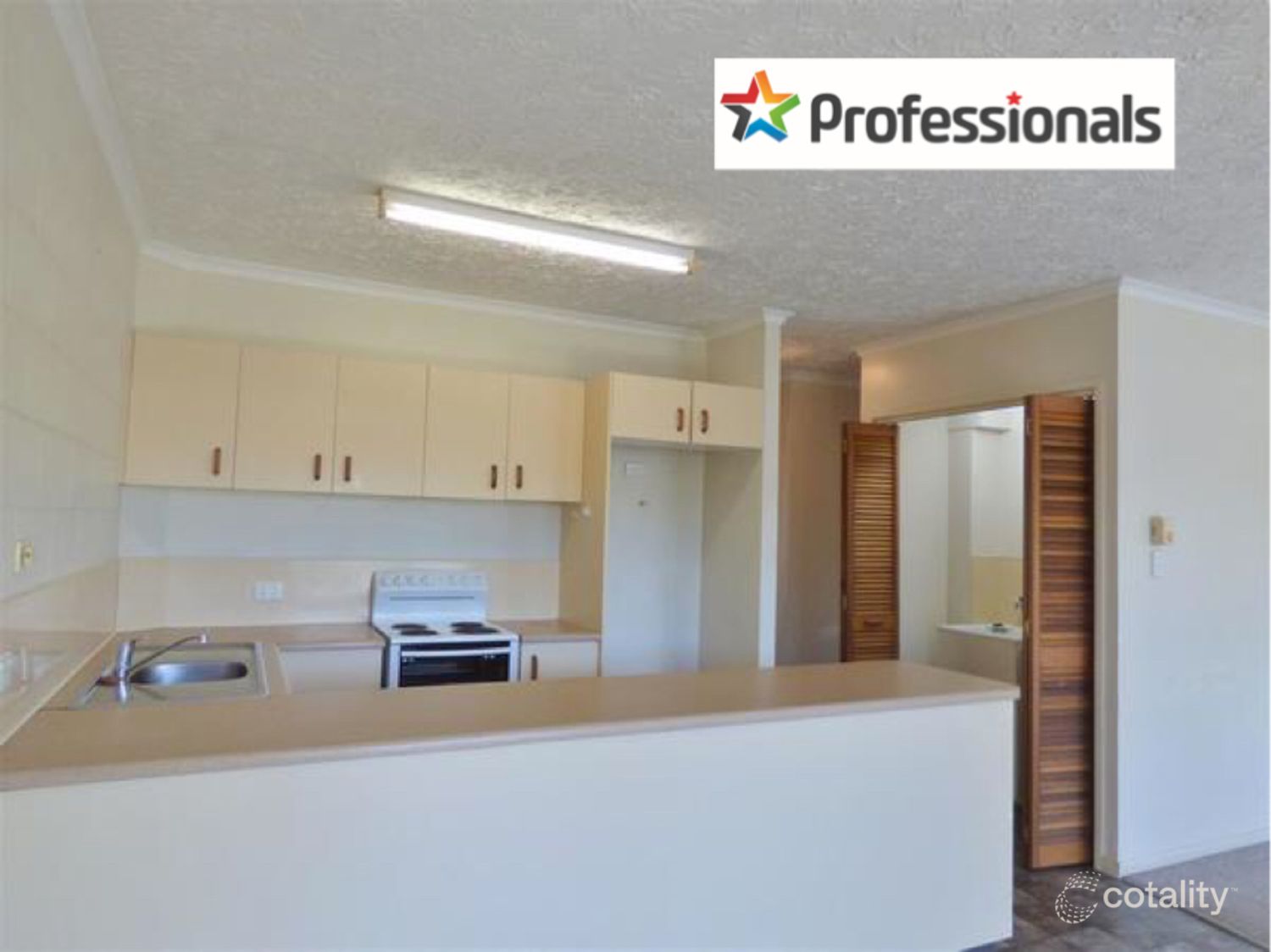 4/2 Robert St, Proserpine, QLD 4800