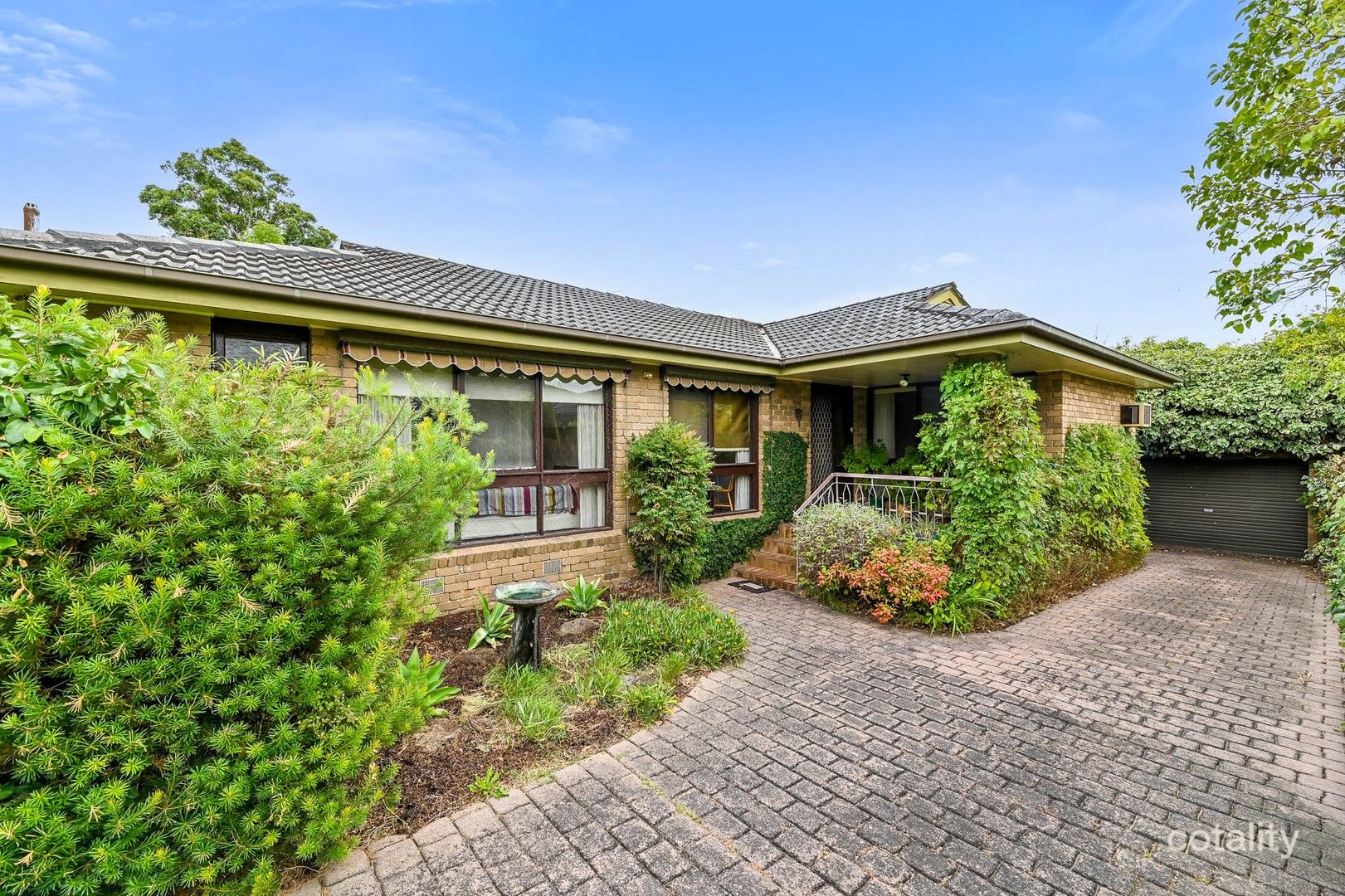 2 Houston Ct, Box Hill South, VIC 3128