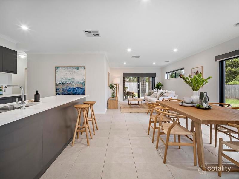 5 Hugo Pl, Brown Hill, VIC 3350