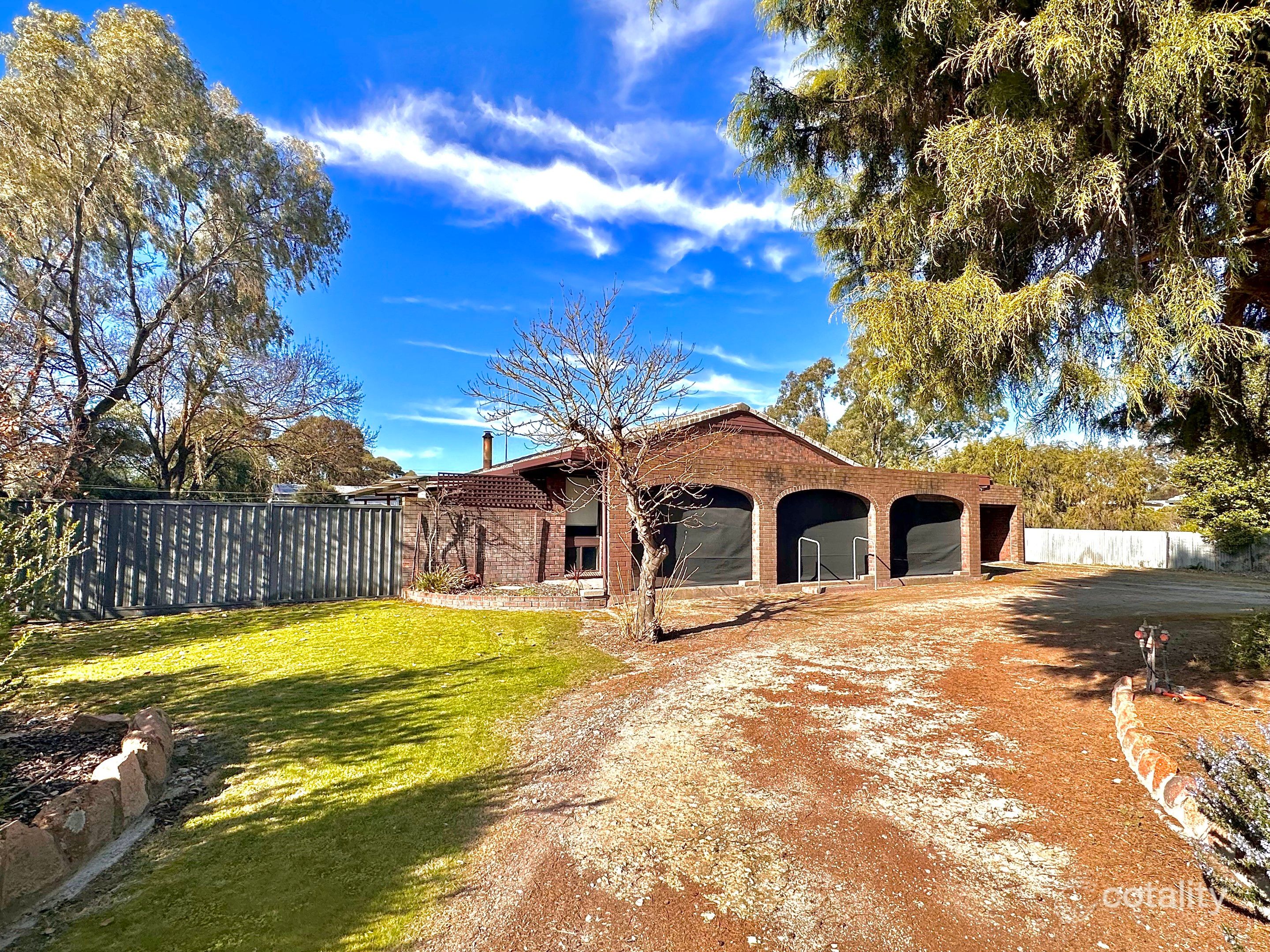 24 Naracoorte Rd, Bordertown, SA 5268