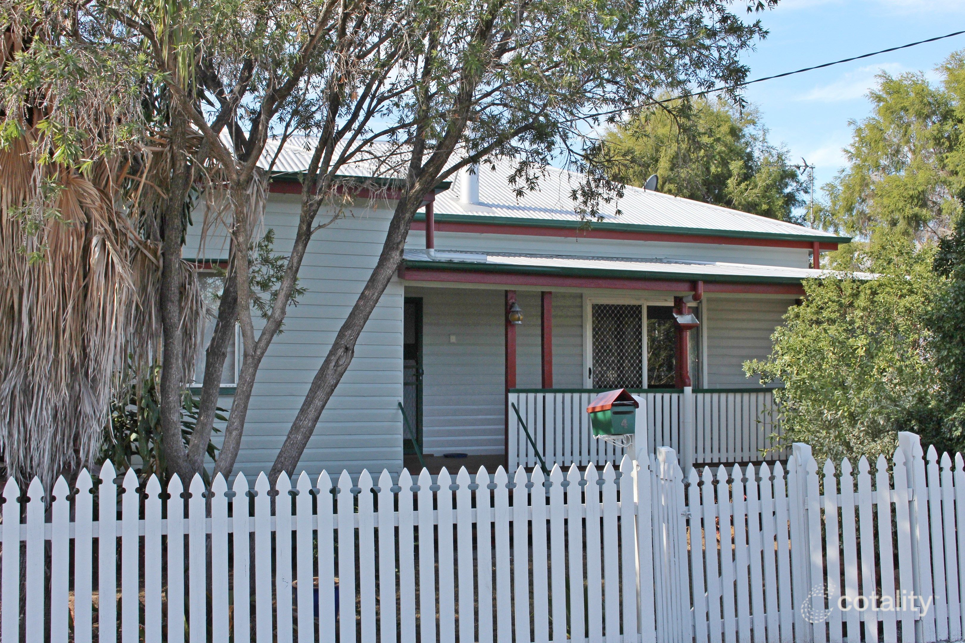 4 Curtis St, Millmerran, QLD 4357