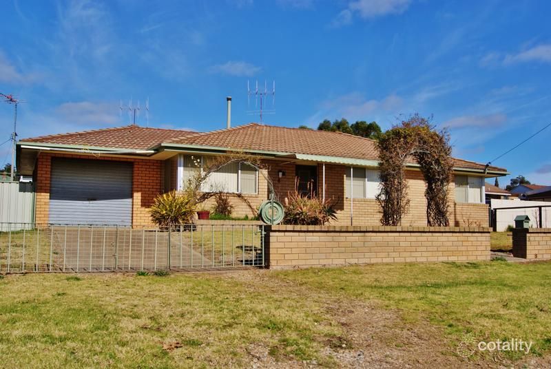 8 Spring St, Young, NSW 2594