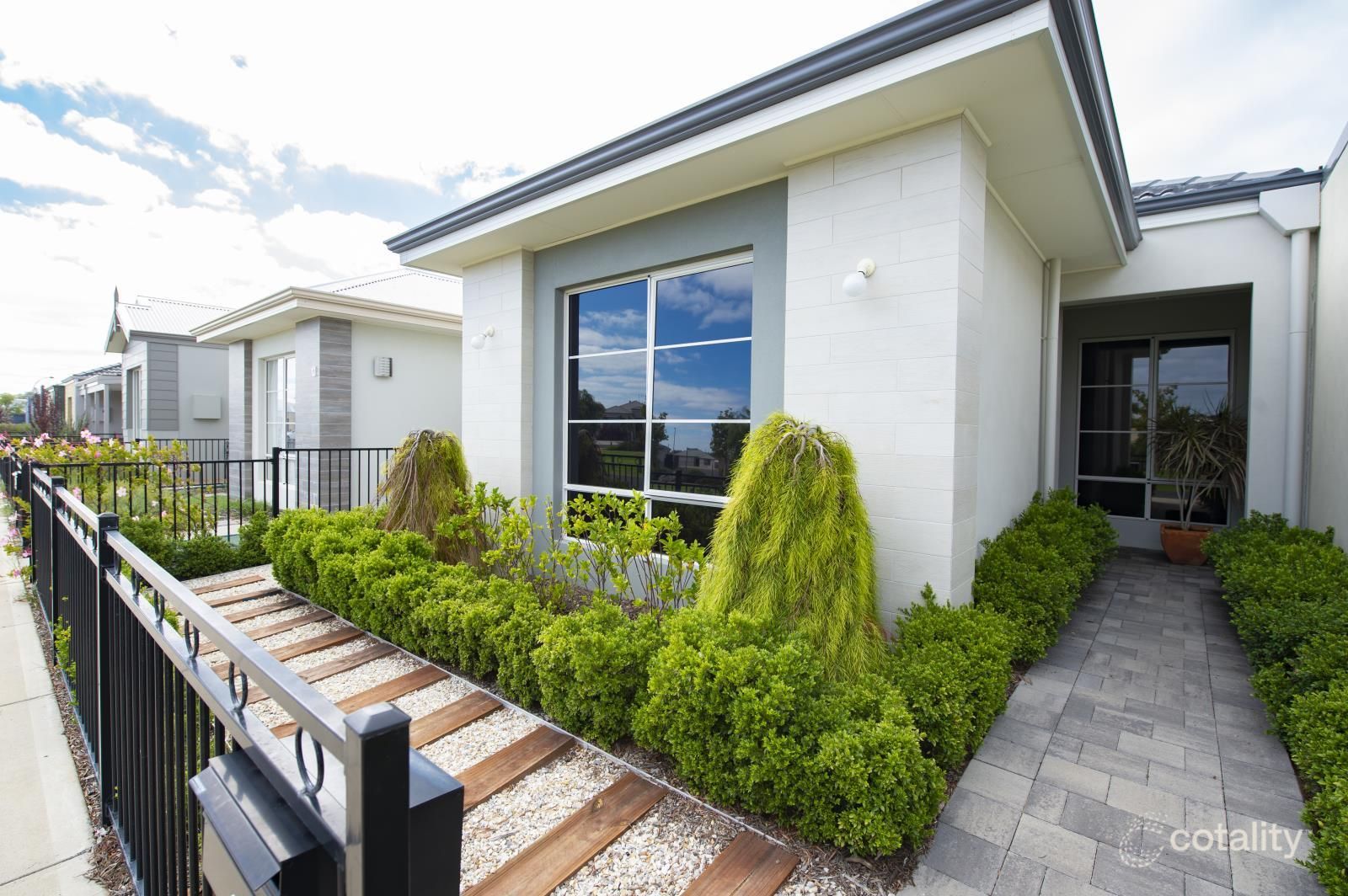 10 Oakover St, Dalyellup, WA 6230