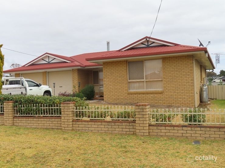 6 Day St, Stanthorpe, QLD 4380