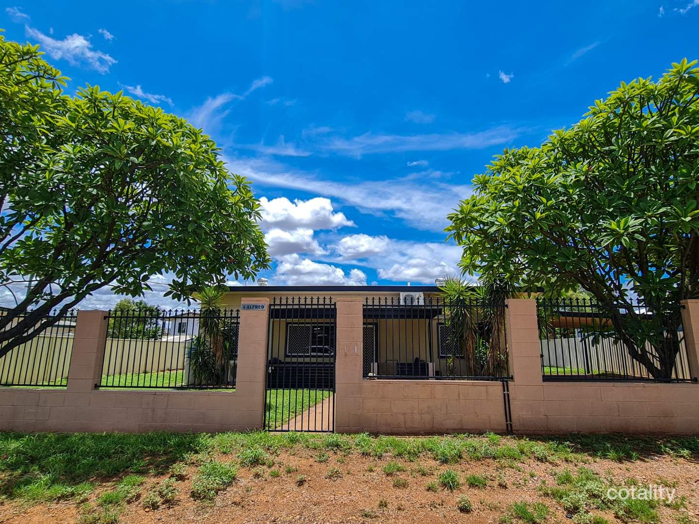 4 Alfred St, Pioneer, QLD 4825