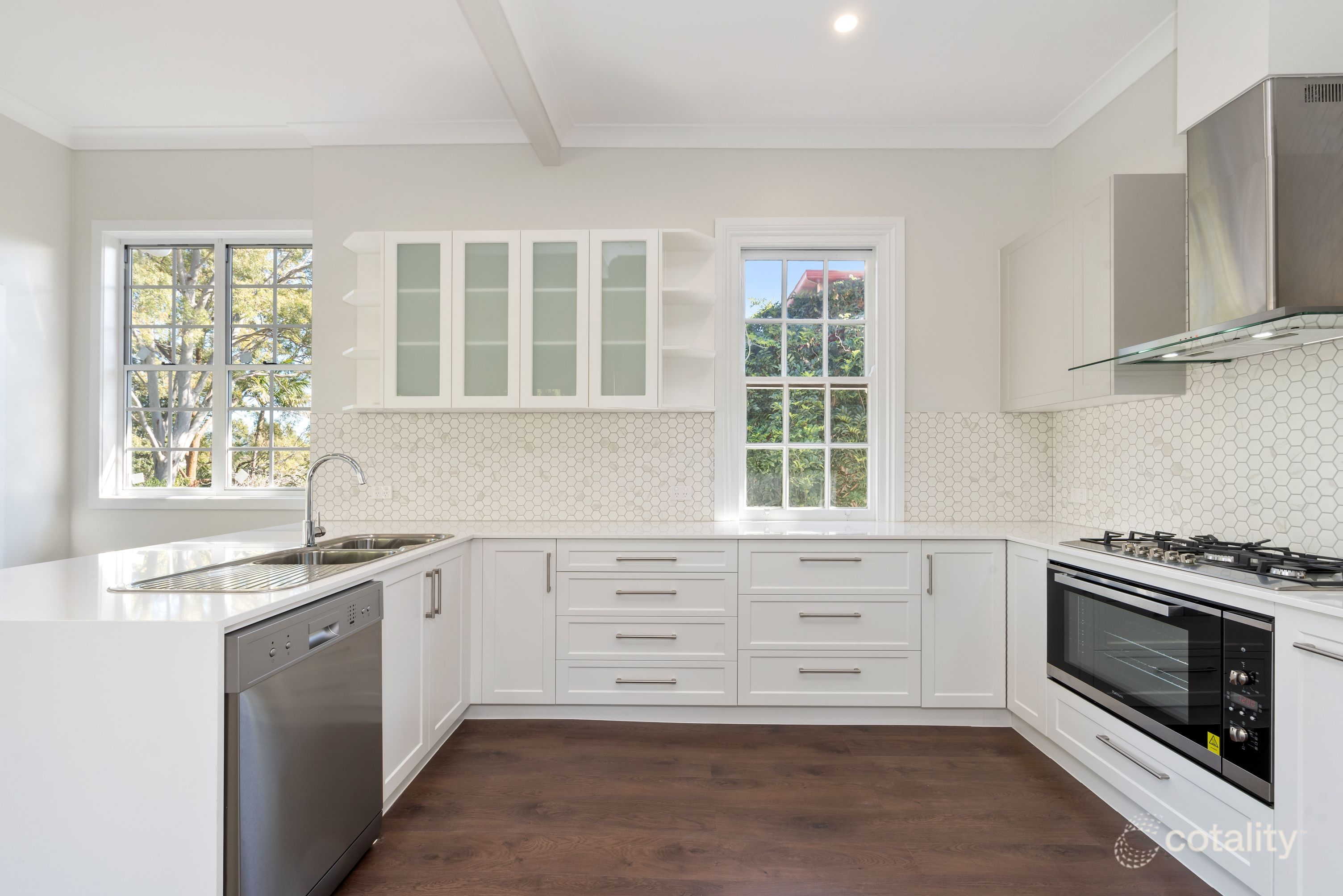 33 Bramston Tce, Herston, QLD 4006