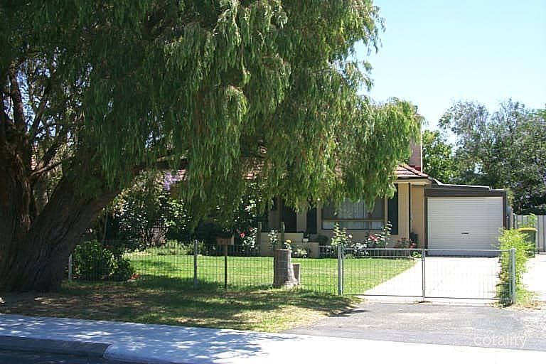 127 Williamson Ave, Cloverdale, WA 6105