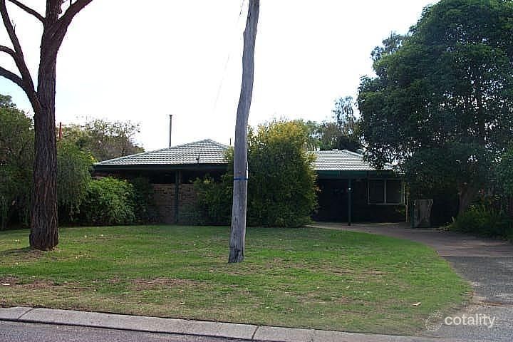 60 Connemara Dr, Thornlie, WA 6108