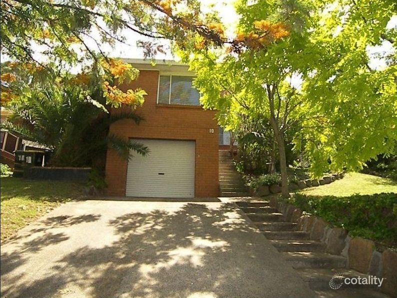 10 Robert St, Kanahooka, NSW 2530