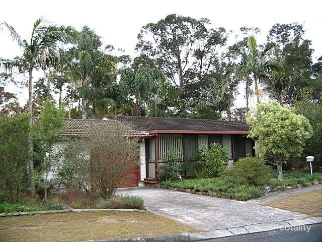 23 Priestley Pde, Point Clare, NSW 2250