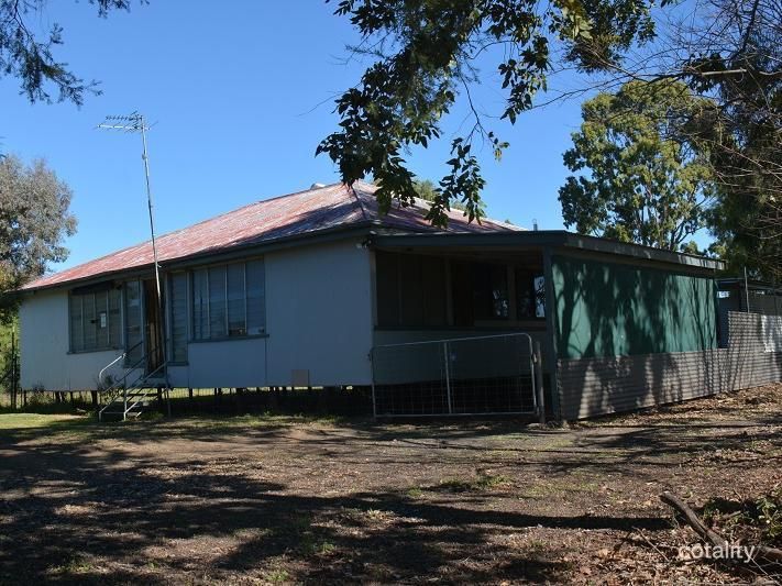 1 Mary St, Mitchell, QLD 4465