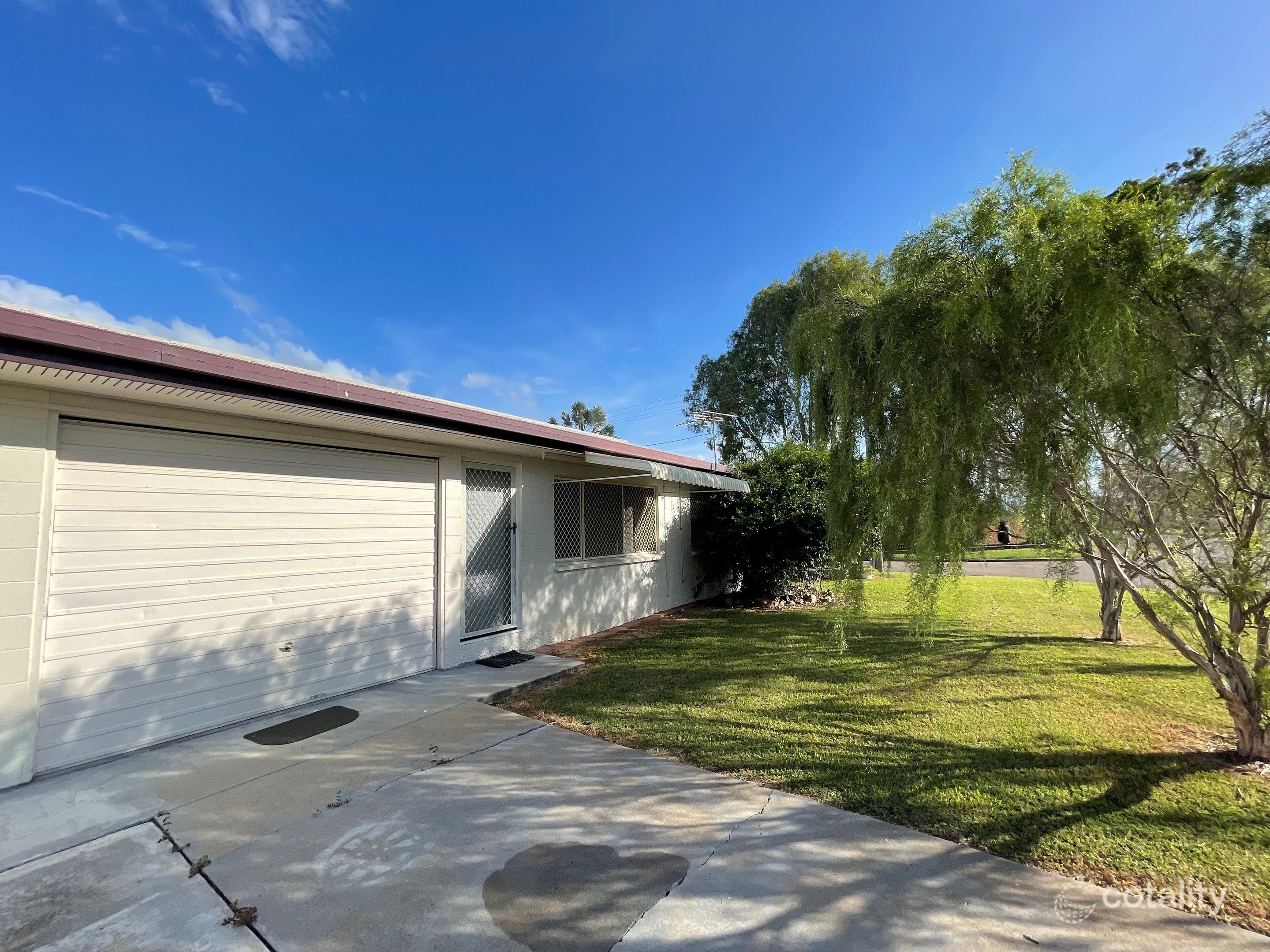 2/74 Albert St, Cranbrook, QLD 4814