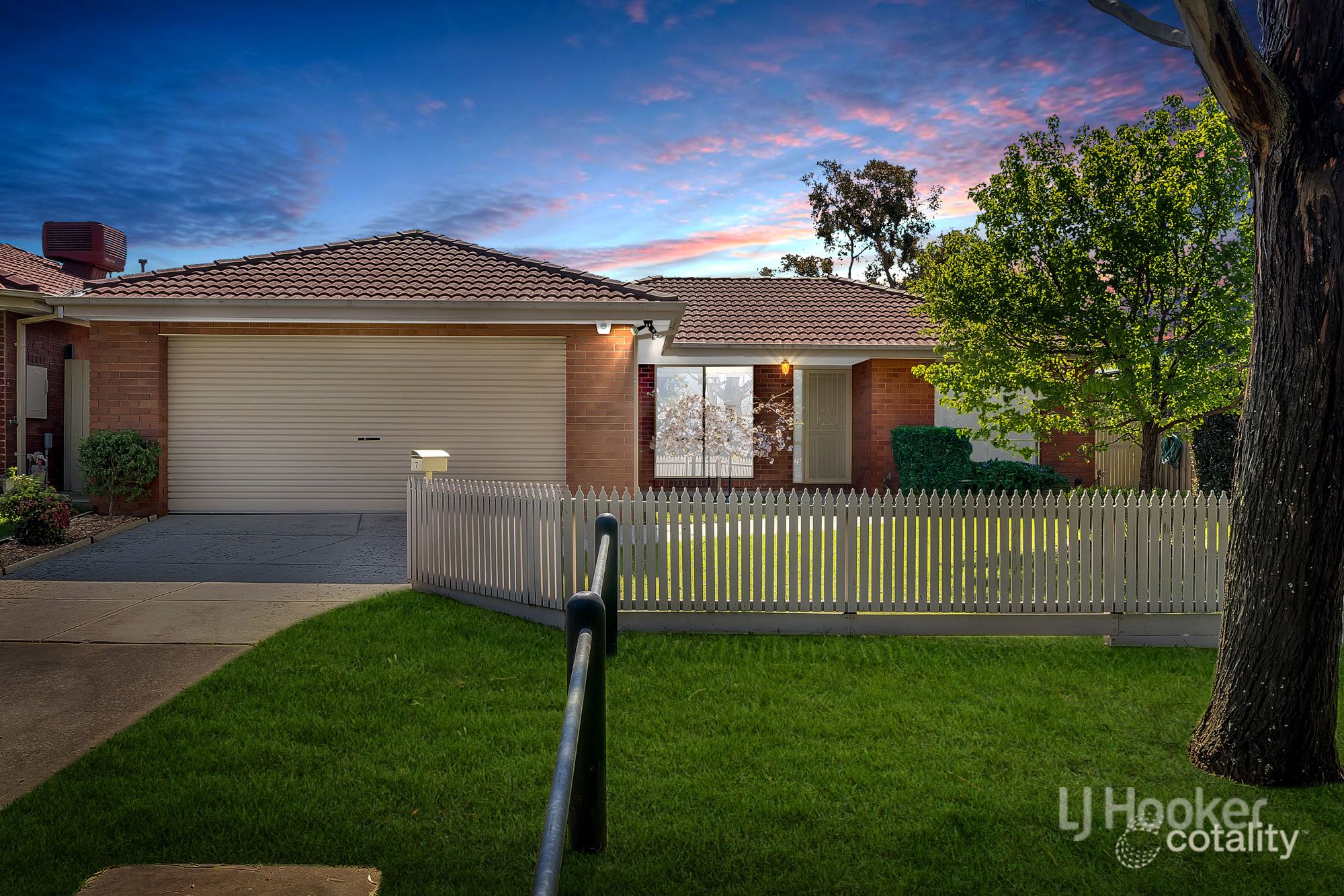 7 Waltham Mews, Cranbourne East, VIC 3977