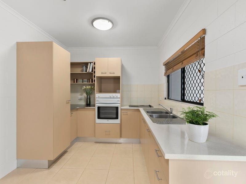 2/11 Olive St, Manoora, QLD 4870