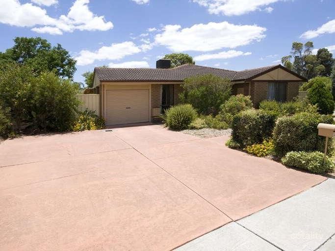 46 Excalibur Cir, Camillo, WA 6111