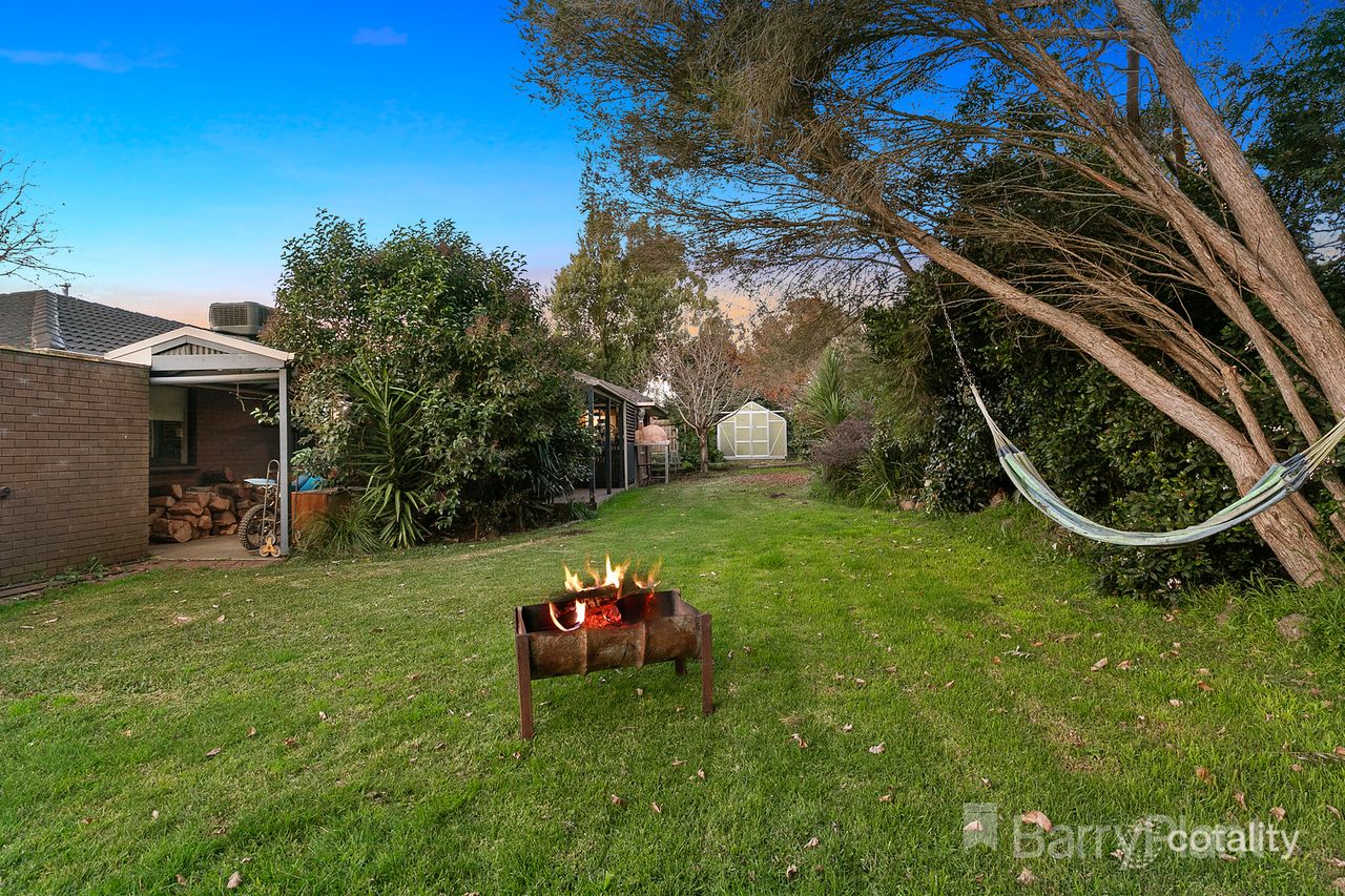 9 Robert Ct, Croydon, VIC 3136