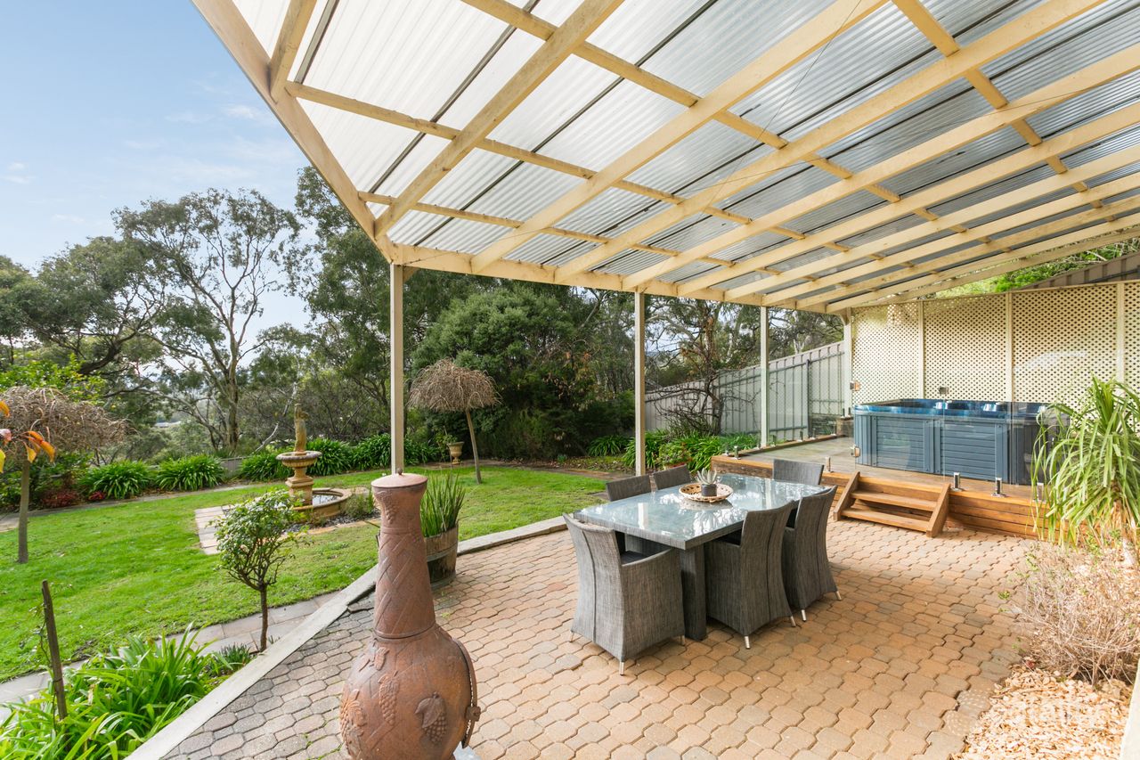 40 Seaview Dr, Happy Valley, SA 5159