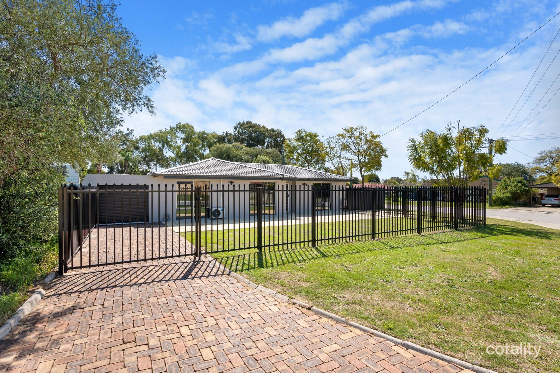 13 Knight St, Langford, WA 6147