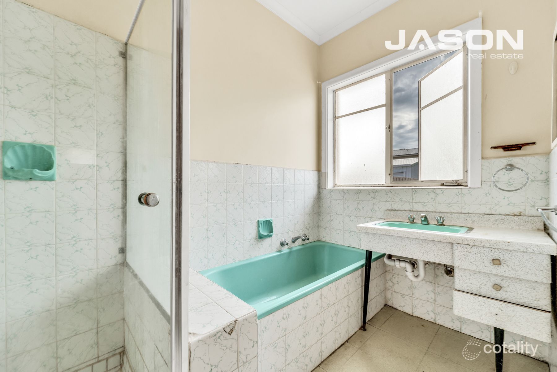 18 Birch Ave, Tullamarine, VIC 3043
