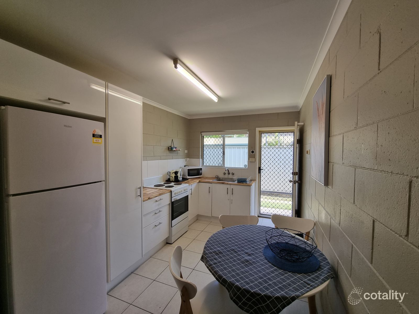 2/379-385 Mayers St, Edge Hill, QLD 4870