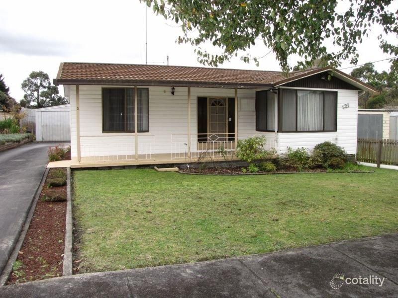 2 Yinnar St, Newborough, VIC 3825