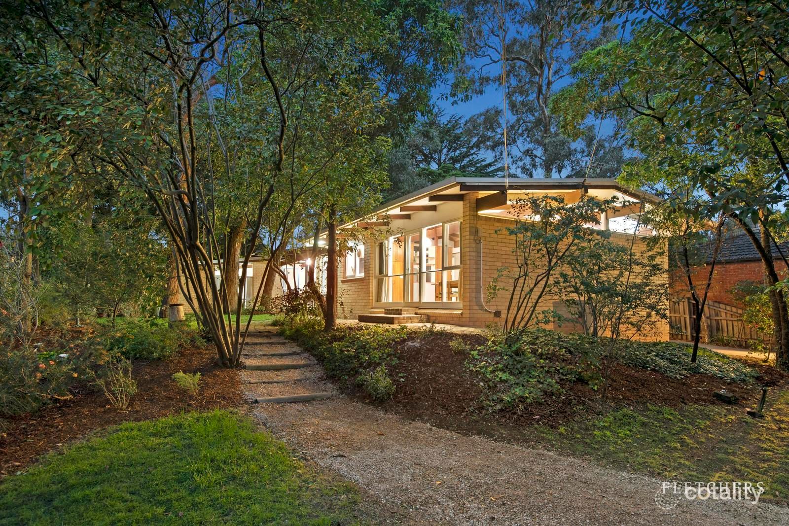 11 Deanswood Rd, Forest Hill, VIC 3131