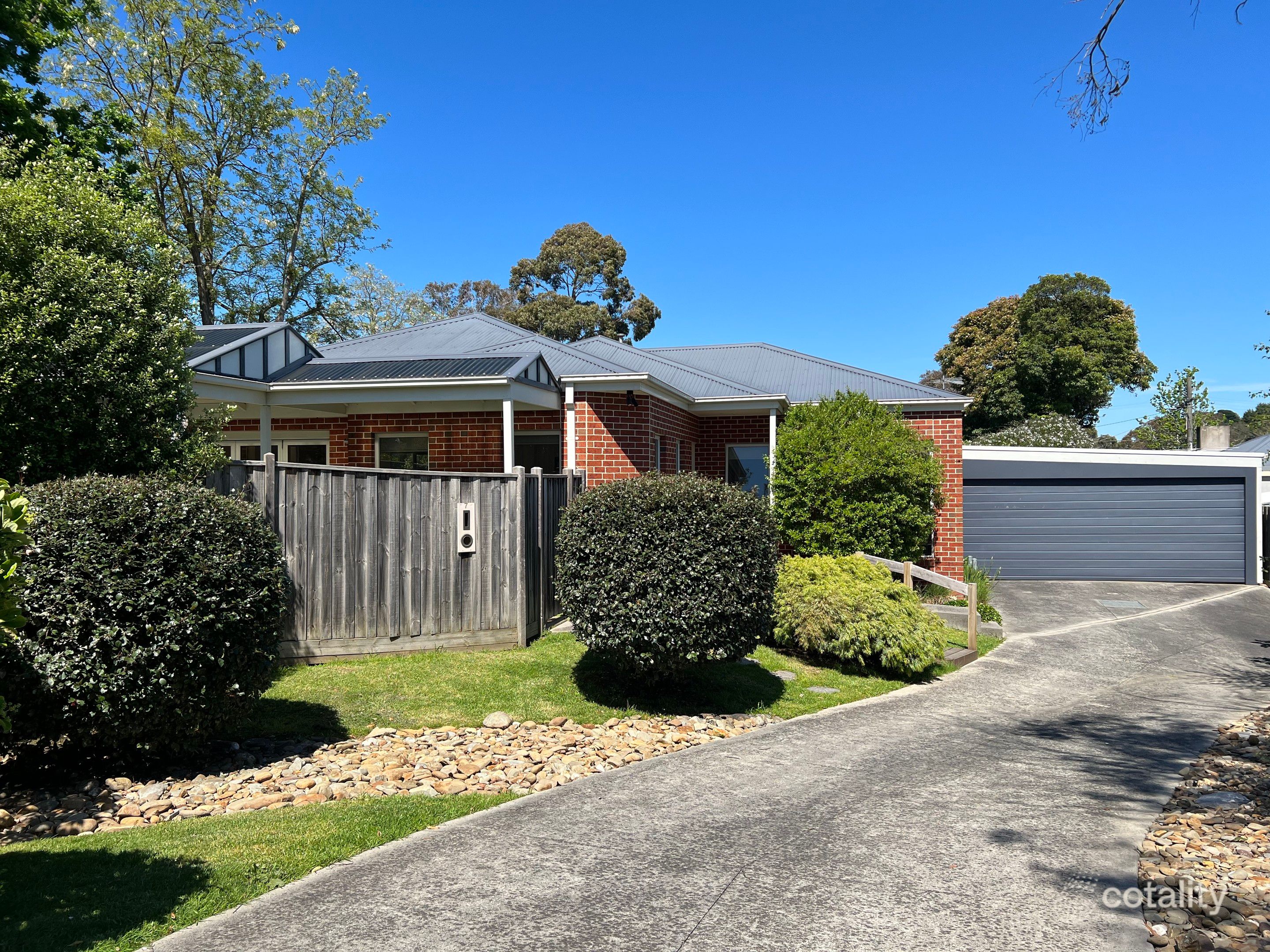 7 Chatham Ave, Ferntree Gully, VIC 3156