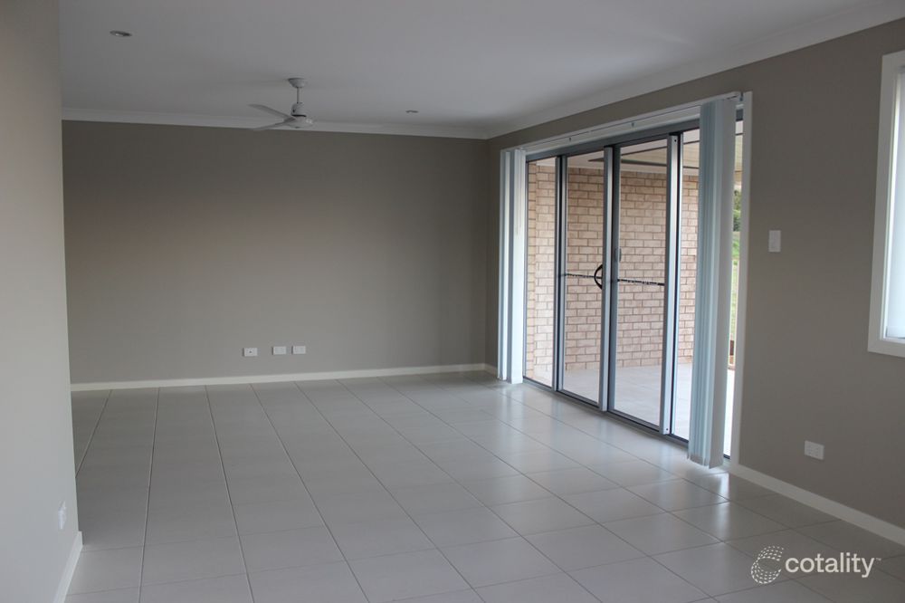 2/15 Alpine Ct, Cranley, QLD 4350