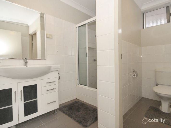 1/1 Sandown Cl, Woree, QLD 4868