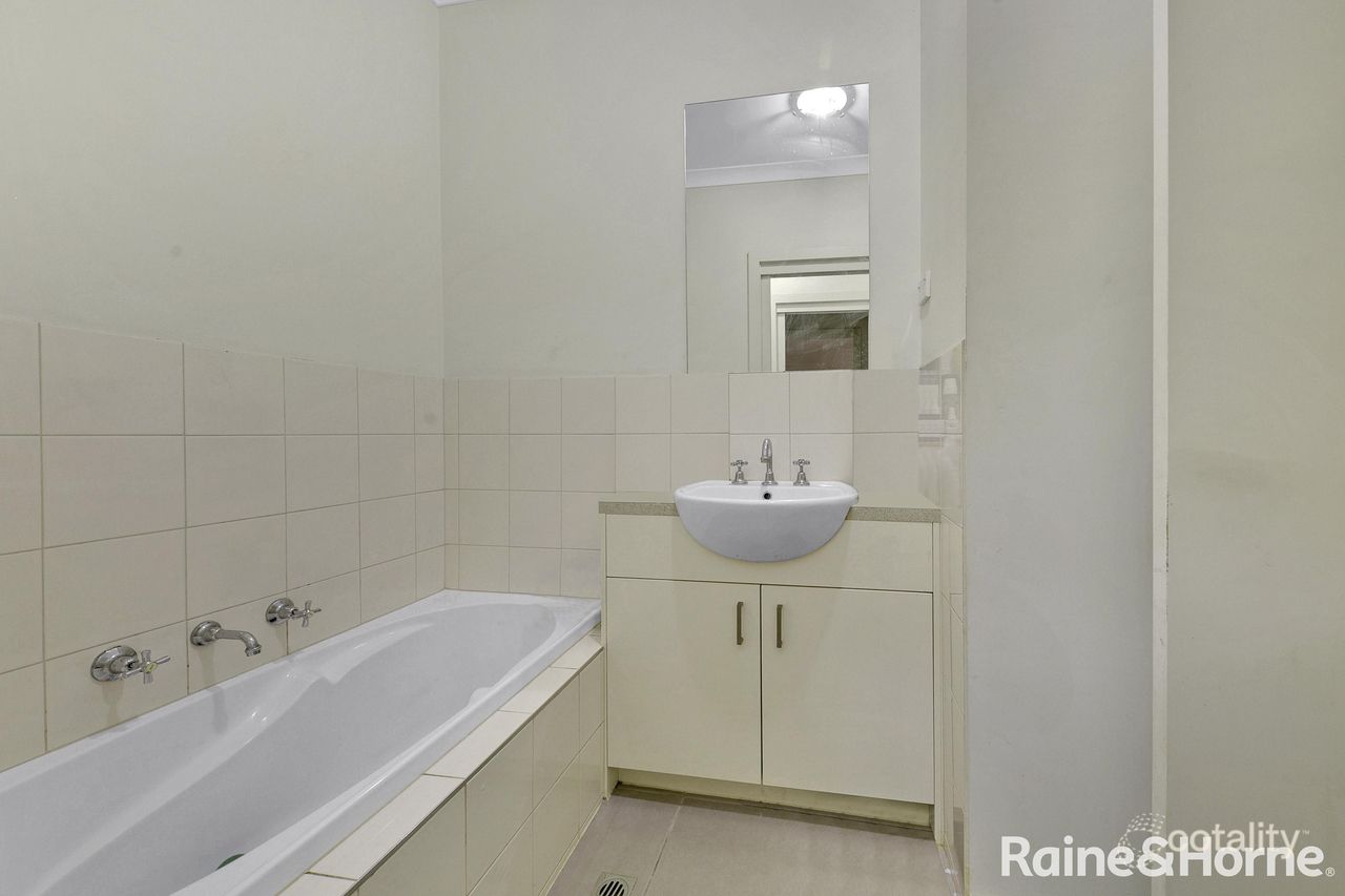 21/9 Petrea Pl, Harkness, VIC 3337