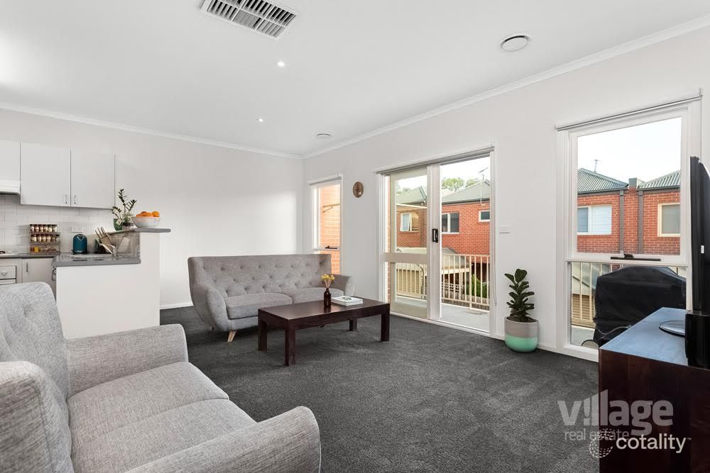 16b Calwell St, Kensington, VIC 3031