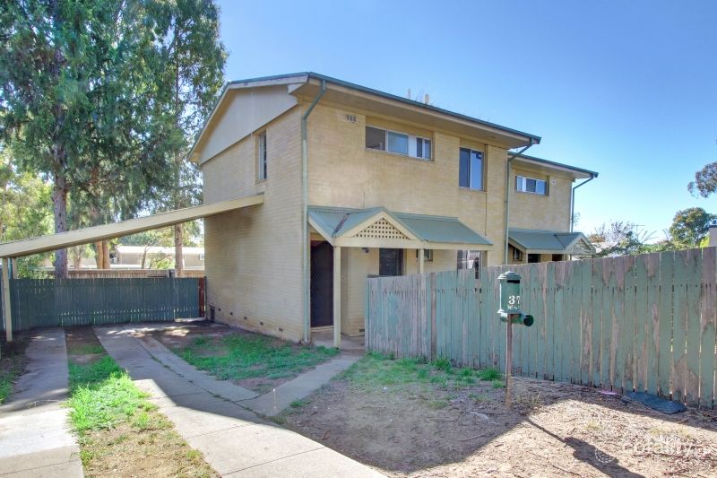 37 Crofts Cres, Spence, ACT 2615