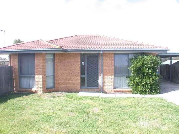 2/20 Mcguigan Dr, Cranbourne West, VIC 3977