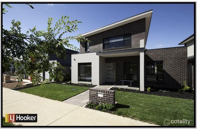27 Manning Clark Cres, Franklin, ACT 2913