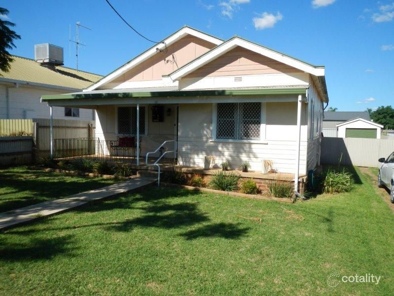 13 East St, Parkes, NSW 2870